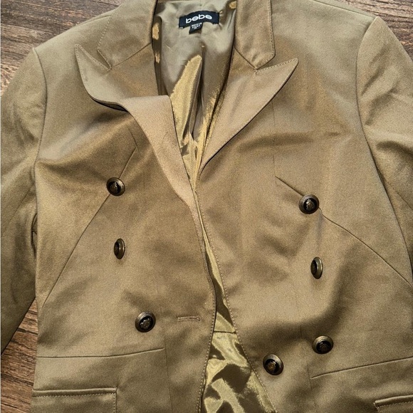 Bebe Tan Linen Blazer Women's Size [Insert Size]
- Lightweight Casual Workwear - Picture 3 of 5